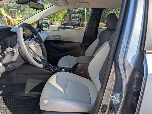 Used 2022 Toyota Corolla LE image 17