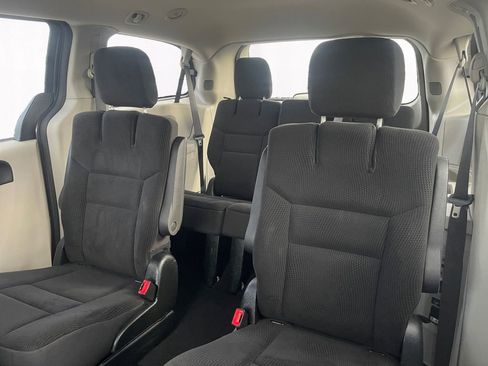 Used 2017 Dodge Grand Caravan SE w/ Power Window Group image 13