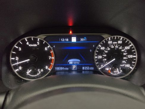 Used 2020 Nissan Altima 2.5 Platinum image 23