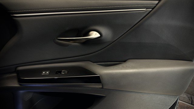 Used 2023 Lexus ES 350 w/ Premium Package FWD image 21