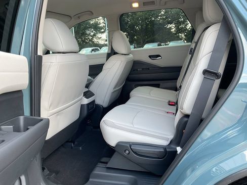 New 2026 Nissan Pathfinder SL AWD/4WD image 11