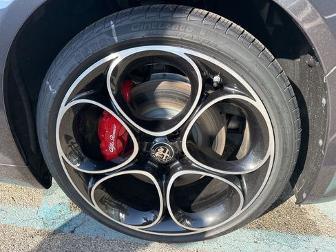 Used 2025 Alfa Romeo Giulia AWD image 20