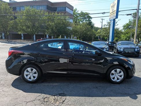 Used 2016 Hyundai Elantra SE FWD image 6