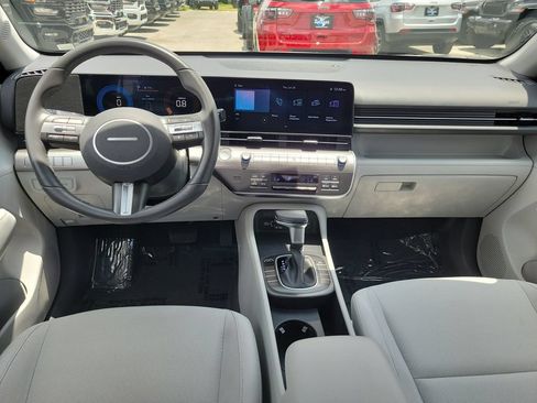 Used 2025 Hyundai Kona SEL FWD image 17