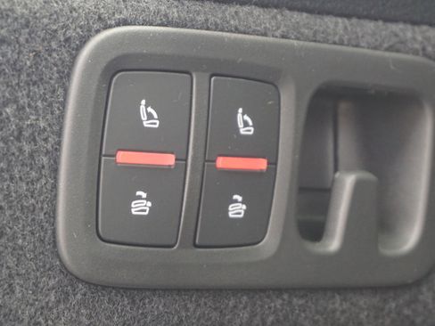 Certified 2025 Audi Q7 3.0T Premium Plus image 17