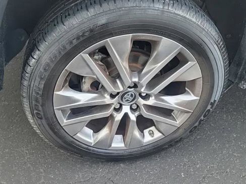 Used 2019 Toyota RAV4 XLE Premium w/ Cold Weather Package image 6