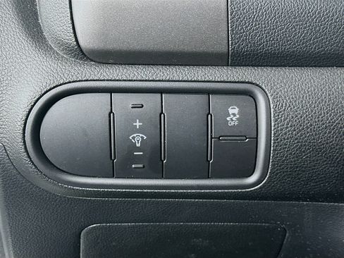 Used 2017 Kia Forte LX image 16