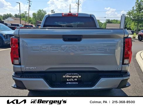 Used 2023 Chevrolet Colorado LT RWD image 6