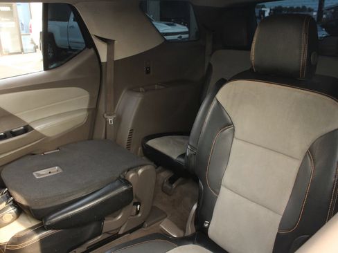 Used 2018 Chevrolet Traverse LT AWD/4WD image 18