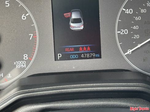 Certified 2025 Toyota Corolla LE FWD image 32