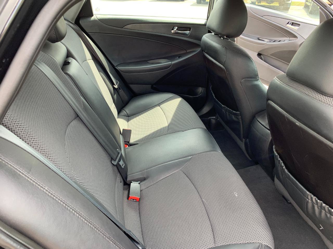 Used 2012 Hyundai Sonata SE FWD image 25