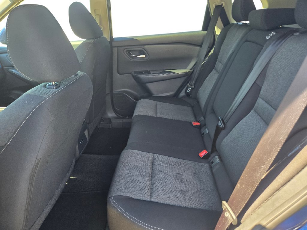 Used 2025 Nissan Rogue SV FWD image 18