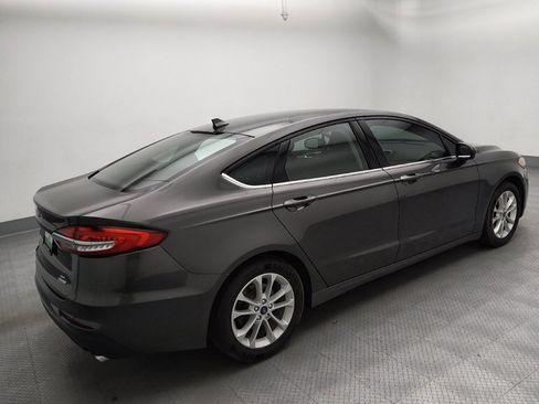 Used 2019 Ford Fusion SE FWD image 10