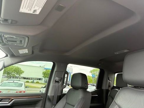 Used 2024 Chevrolet Silverado 1500 LT Trail Boss w/ Convenience Package II AWD/4WD image 15