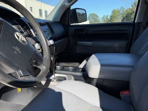 Used 2012 Toyota Tundra 4x4 CrewMax w/ SR5 Pkg image 27