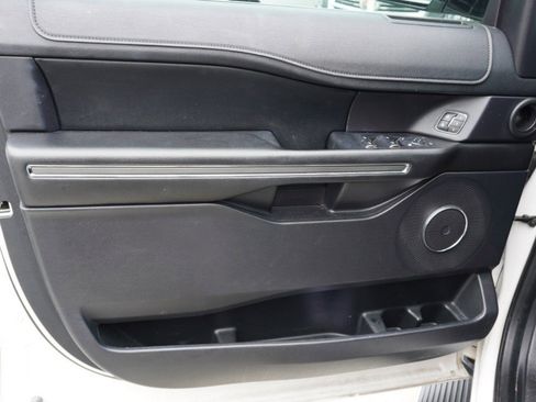 Used 2019 Ford Expedition XLT w/ Equipment Group 202A RWD image 13