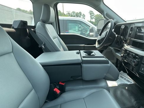 New 2025 Ford F550 4x4 Regular Cab Super Duty image 13