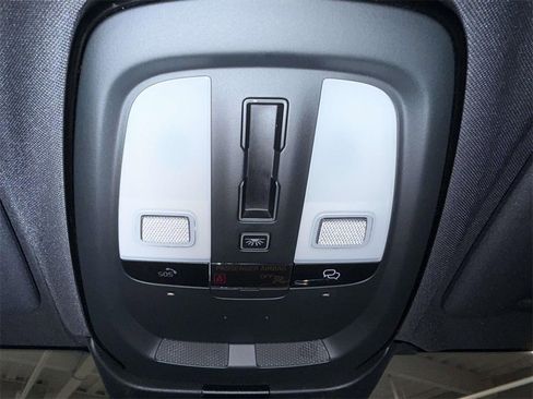 Used 2025 Volvo V60 B5 Cross Country Plus image 26