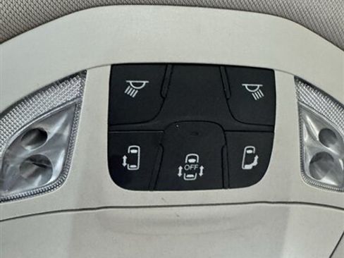 Used 2021 Chrysler Voyager Lxi FWD image 16
