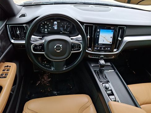 Used 2020 Volvo V60 T5 Cross Country AWD/4WD image 11