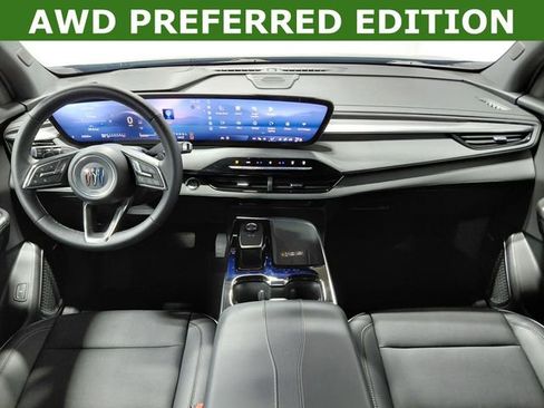 Used 2025 Buick Enclave Preferred AWD/4WD image 2