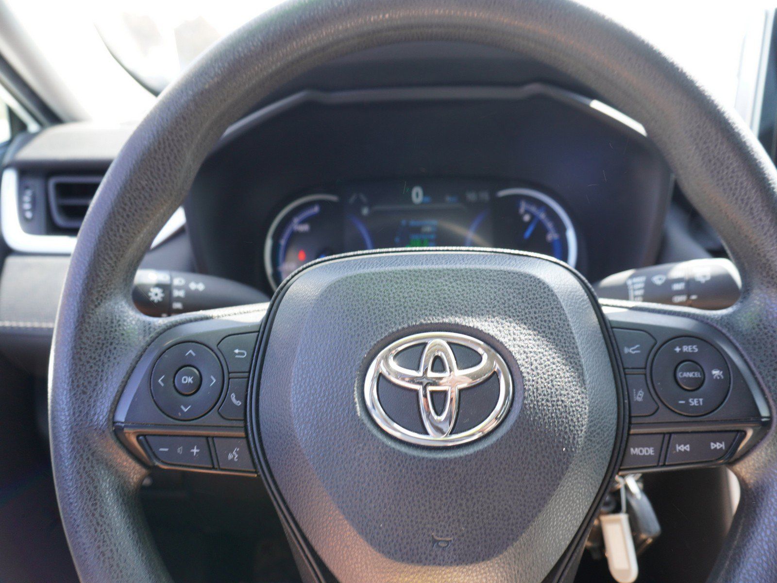 Used 2023 Toyota RAV4 LE AWD/4WD image 22