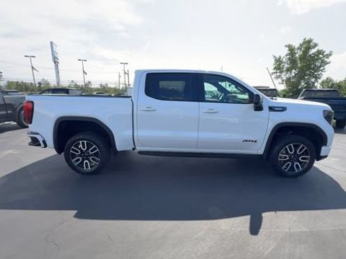 Certified 2024 GMC Sierra 1500 AT4 w/ Technology Package AWD/4WD image 9