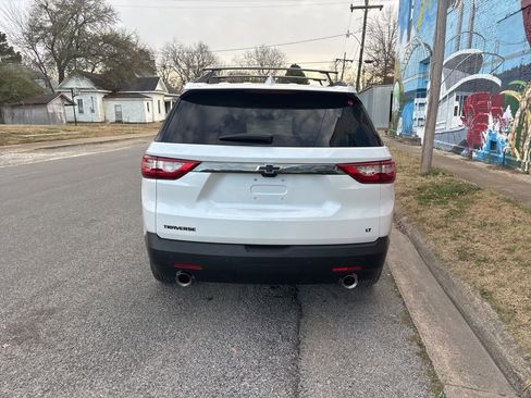 Used 2020 Chevrolet Traverse LT w/ LT Premium Package image 5