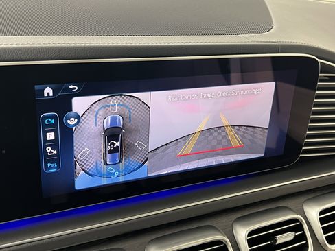 New 2026 Mercedes-Benz GLS 450 4MATIC image 33
