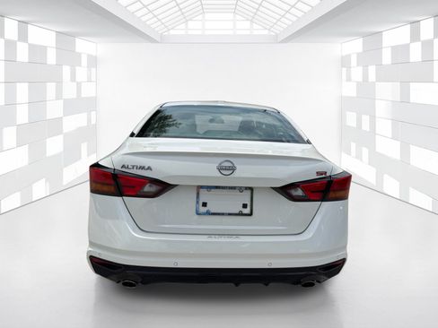 Certified 2025 Nissan Altima 2.5 SR w/ SR Premium Package FWD image 6