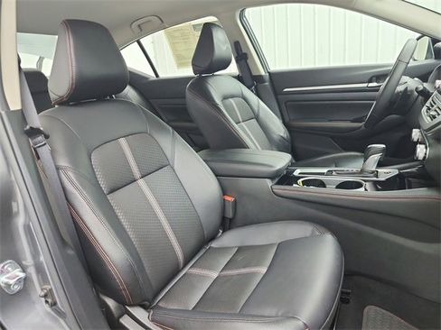 Used 2025 Nissan Altima 2.5 SR image 35