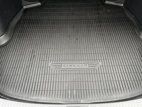 Used 2025 Toyota Corolla LE image 11