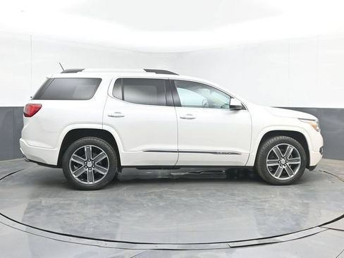 Used 2017 GMC Acadia Denali w/ Technology Package FWD image 15