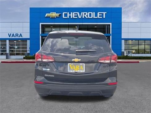 Used 2023 Chevrolet Equinox LS FWD image 4