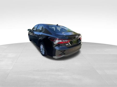 Used 2024 Toyota Camry LE w/ Convenience Package FWD image 5