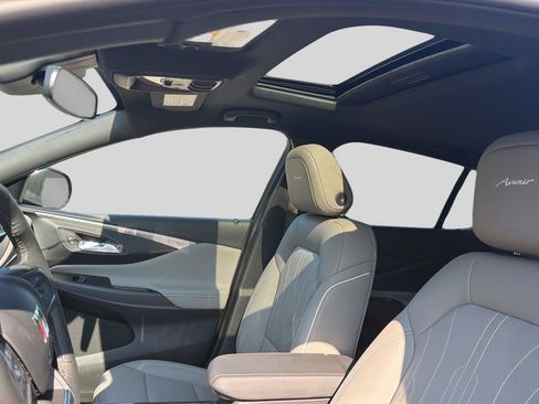 New 2026 Buick Envista Avenir FWD image 18