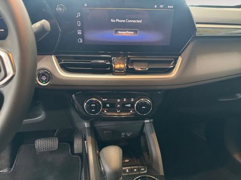 Used 2026 Chevrolet TrailBlazer LT w/ Convenience Package AWD/4WD image 5