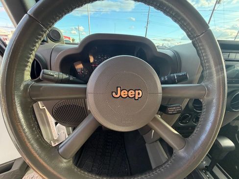 Used 2009 Jeep Wrangler Unlimited X image 13