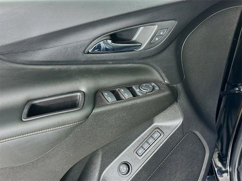 Used 2020 Chevrolet Equinox Premier image 18