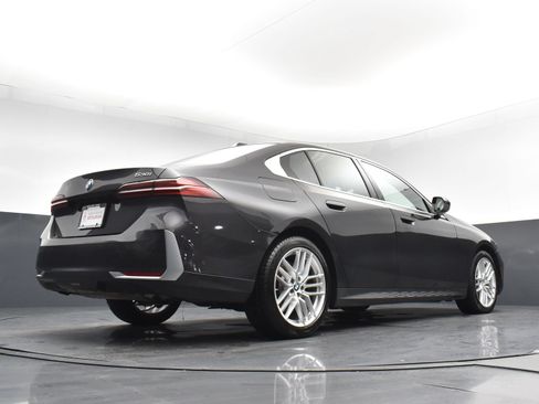 Used 2025 BMW 530i RWD image 22