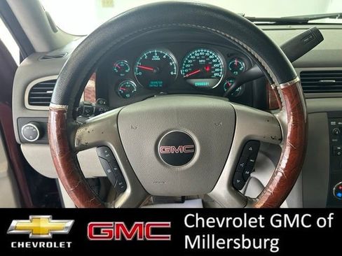 Used 2008 GMC Yukon XL SLT w/ SLT Preferred Equipment Group AWD/4WD image 14
