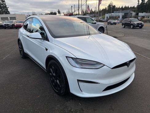Used 2022 Tesla Model X image 9