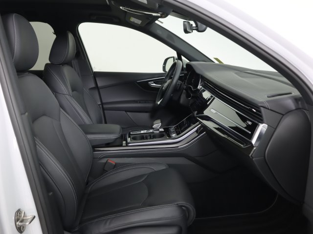 Certified 2025 Audi Q7 3.0T Prestige w/ Prestige Package AWD/4WD image 13