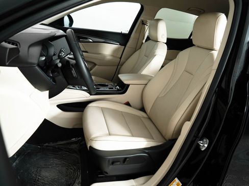 Used 2023 Buick Envision Essence image 16