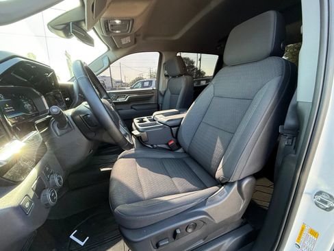 Used 2024 Chevrolet Silverado 1500 LT RWD image 15