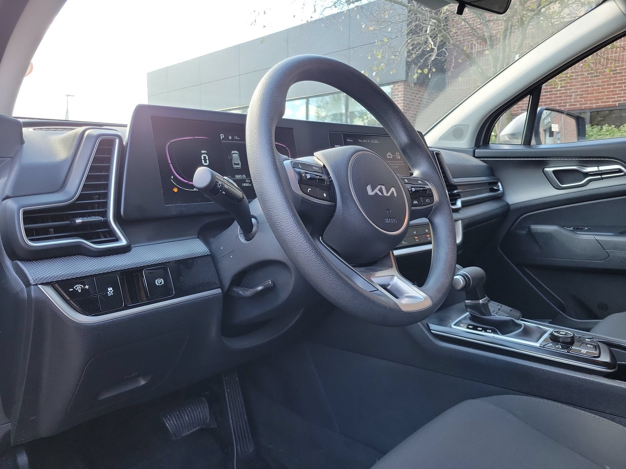 Used 2025 Kia Sportage LX FWD image 6