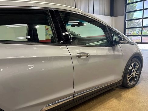 Used 2020 Chevrolet Bolt Premier w/ Infotainment Package FWD image 53