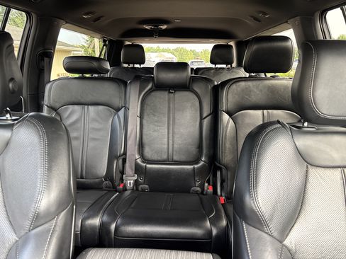 Used 2024 Jeep Wagoneer L Series II w/ Flexible Seating Group RWD image 29