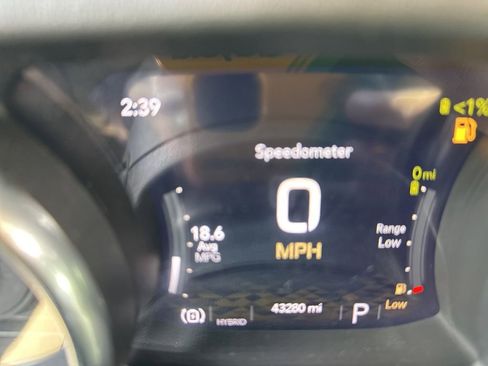 Used 2023 Jeep Wrangler Unlimited Sahara w/ Cold Weather Group AWD/4WD image 9