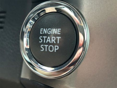 Certified 2020 Toyota Tacoma Limited image 33